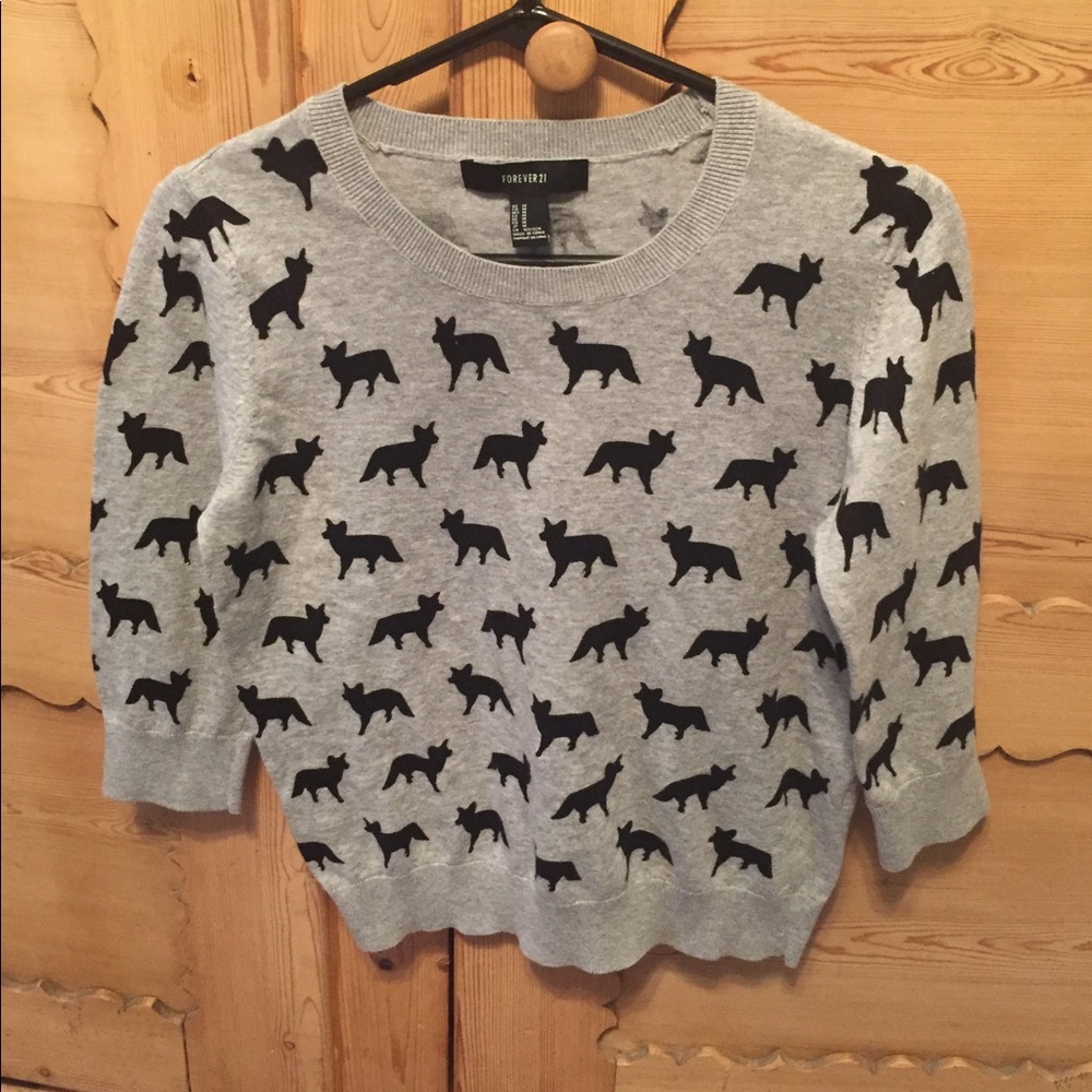 Forever 21 girls gray/black sweater with foxes 🦊